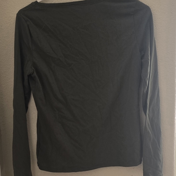 Olive green No Boundaries long sleeve tee, size L (12–14). Soft & Comfy. - Picture 3 of 4